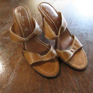 Tan Fioni heels - size 8
